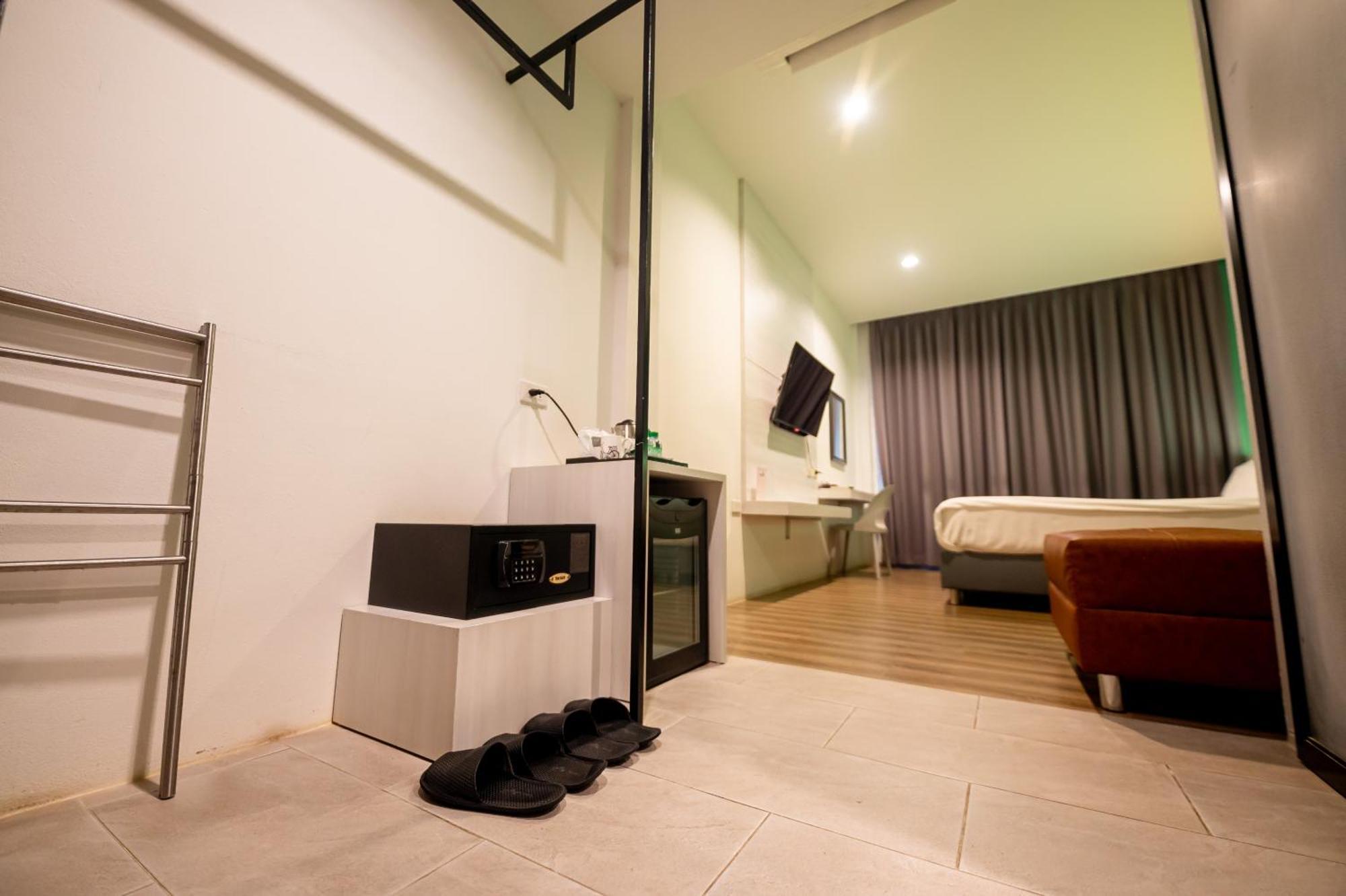 TOBEDzZ HOTEL Ranong Ngoại thất bức ảnh