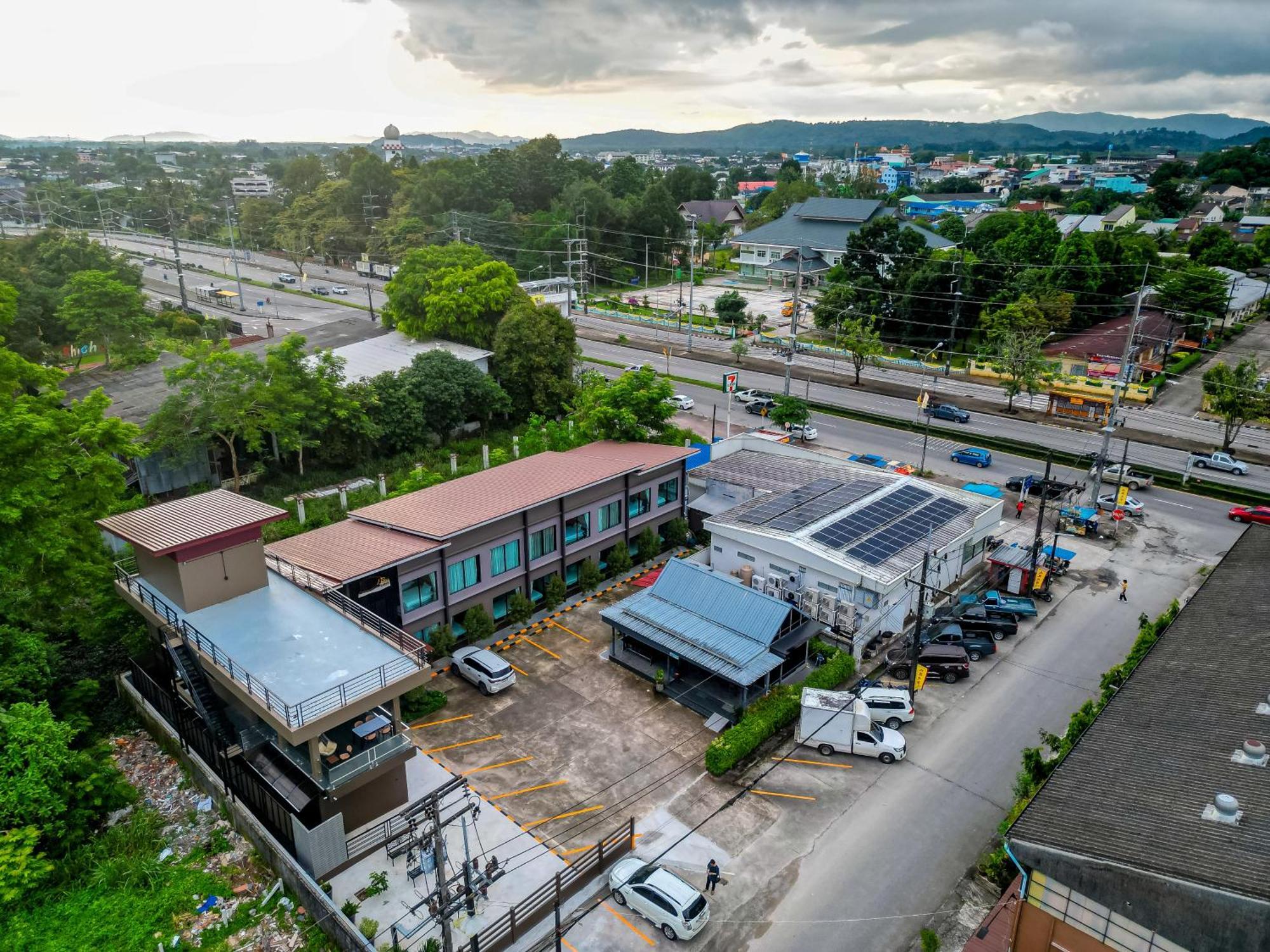 TOBEDzZ HOTEL Ranong Ngoại thất bức ảnh